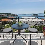 Milton Luxe Hvar