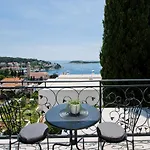 Milton Luxe Hvar * هفار