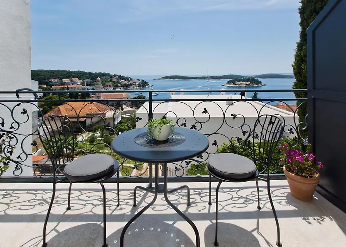 Milton Luxe Hvar